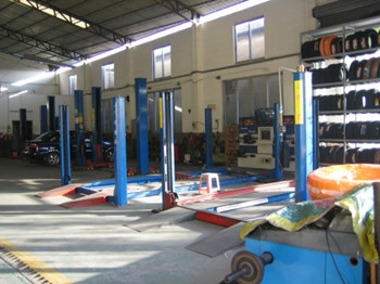唐山精工汽修美容裝具學(xué)校開(kāi)設(shè)哪些專(zhuān)業(yè)？