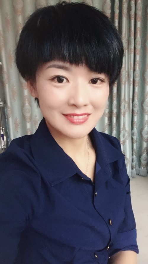 纖指圓夢想！保定東方技工學校創(chuàng)業(yè)者——李丹！  