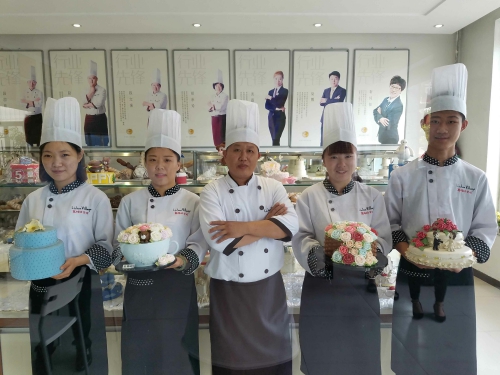 想要在邢臺(tái)學(xué)習(xí)烘焙有什么學(xué)校推薦嗎？