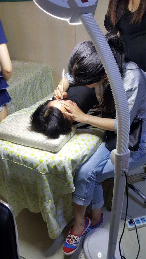 專(zhuān)業(yè)難怎么辦？唐山美容學(xué)校名師指導(dǎo)助你成功！