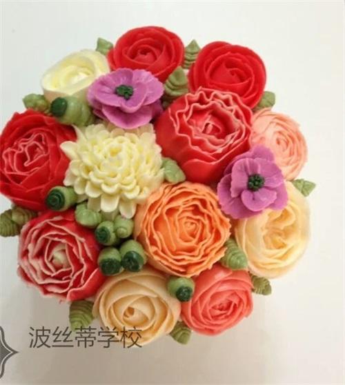 煙臺(tái)波斯蒂糕點(diǎn)培訓(xùn)學(xué)校韓式裱花班開班啦！趕快來圍觀！