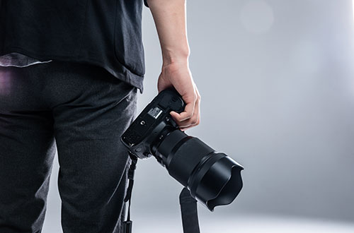 北京攝影學(xué)校有哪些？學(xué)?？梢詧罂寄男┰盒?？