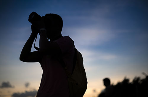 現(xiàn)在攝影行業(yè)發(fā)展怎么樣？北京攝影學(xué)校有哪些？