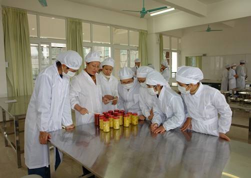 山東藍(lán)海職業(yè)學(xué)校食品加工技術(shù)專業(yè)教師水平如何？