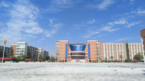 鄭州學(xué)習(xí)軌道交通專(zhuān)業(yè)推薦哪所學(xué)校？