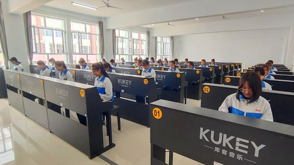 玉田職教中心幼兒保育專業(yè)鋼琴教室 玉田職教中心幼兒保育專業(yè)鋼琴教室