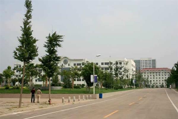 青島飛洋職業(yè)技術(shù)學(xué)院有哪些辦學(xué)特色？有什么學(xué)生福利？