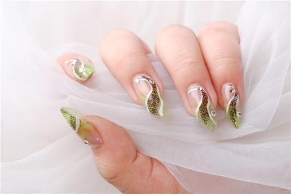 雅麗國際發(fā)型美容美甲學(xué)校帶你認識美甲工具啦！