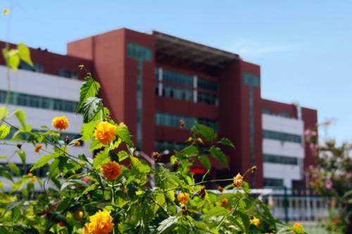 想要學(xué)習(xí)會計專業(yè)去哪所學(xué)校？   