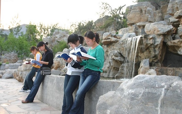 為什么大家都選擇泰安護理學(xué)校？