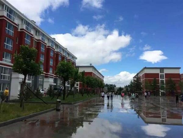 濟南神州飛機場技工學(xué)院是一所什么樣的學(xué)校？