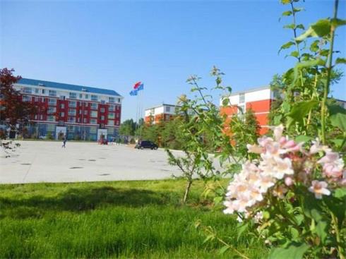 在山東報(bào)考哪所學(xué)校學(xué)習(xí)護(hù)理專(zhuān)業(yè)比較好？   