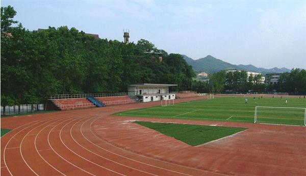 青島航空職業(yè)技術(shù)學(xué)校都開設(shè)了哪些航空服務(wù)專業(yè)？